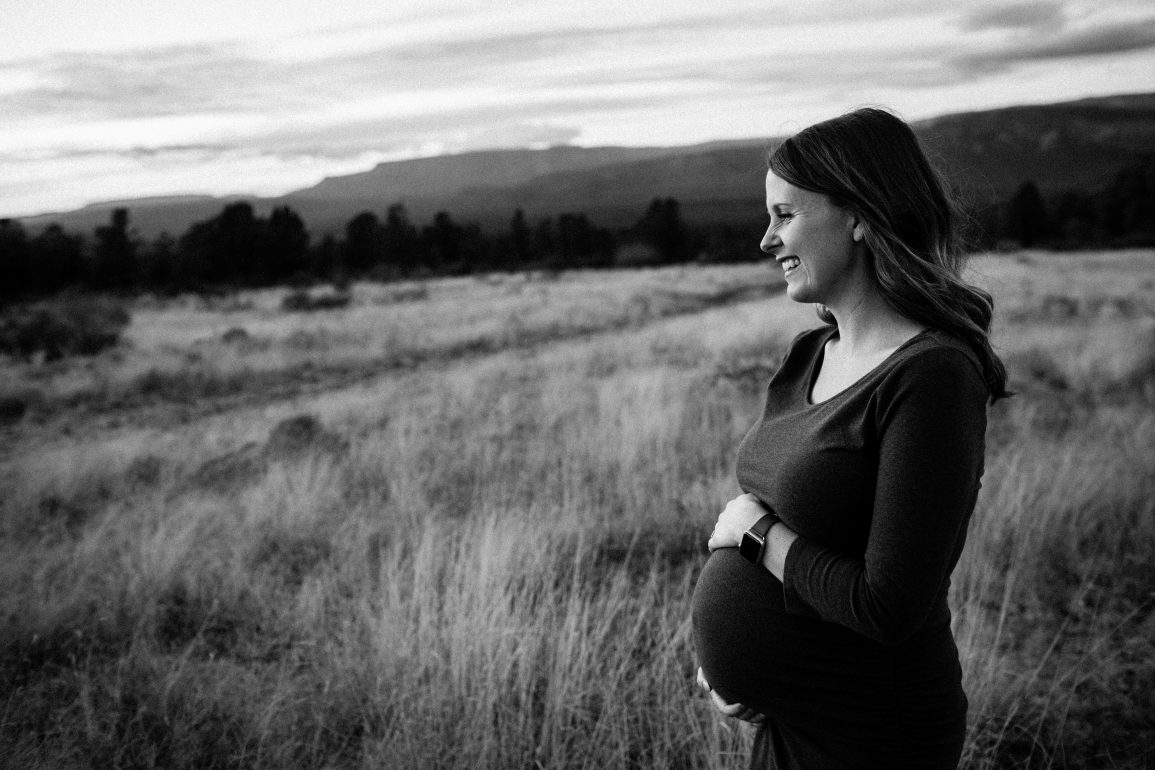 Northern Arizona maternity photos, Rebekah Sampson photography, Payson Arizona maternity photos, Arizona baby moon